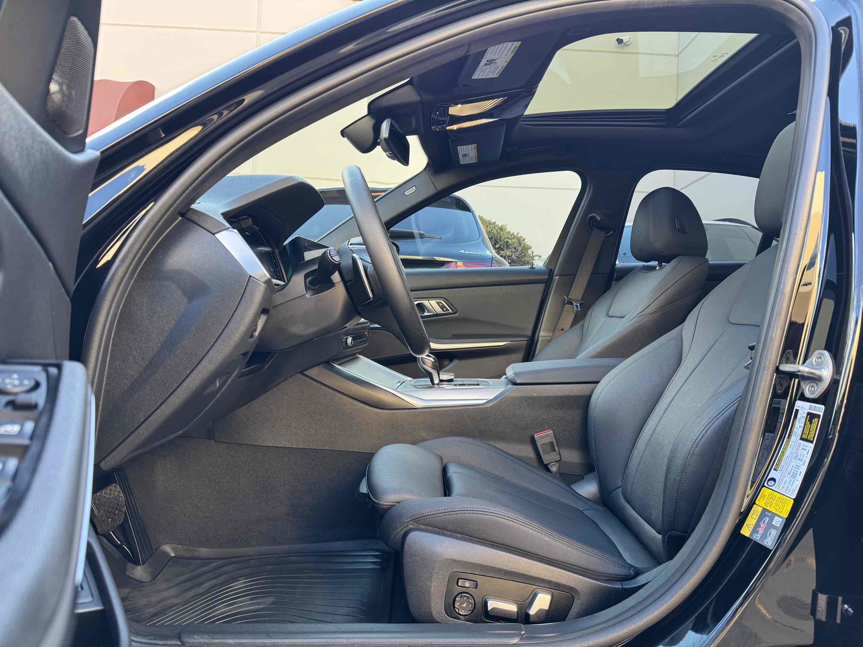 Used 2021 BMW 330e image 4