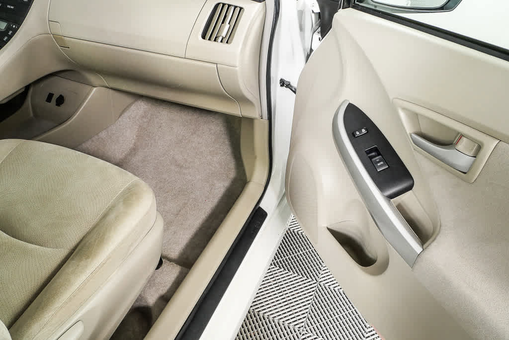 Used 2010 Toyota Prius Two FWD image 21