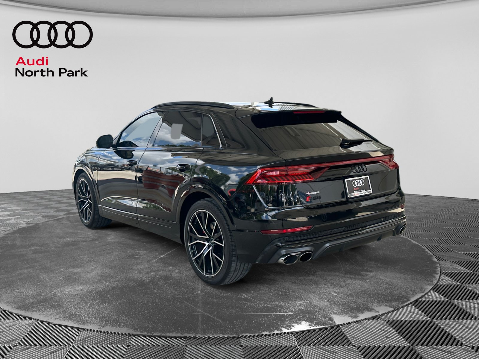 Used 2023 Audi SQ8 Prestige AWD/4WD image 3