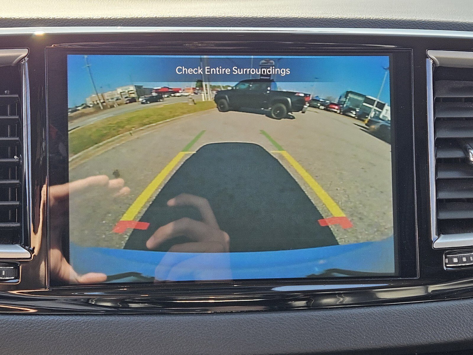 Used 2024 Chrysler Pacifica Touring-L FWD image 21