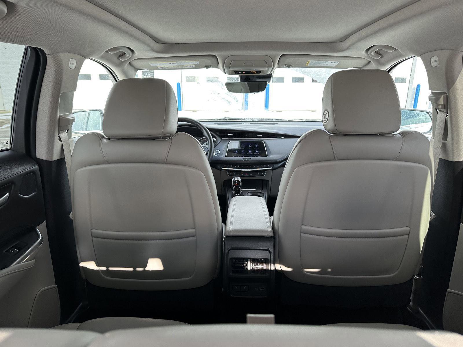 Used 2022 Cadillac XT4 Premium Luxury w/ Sun And Sound Package image 9