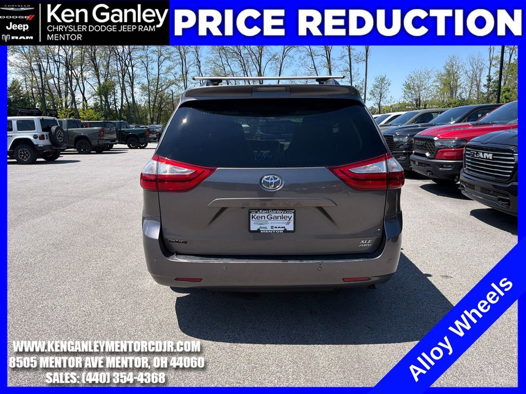 Used 2017 Toyota Sienna XLE AWD/4WD image 8
