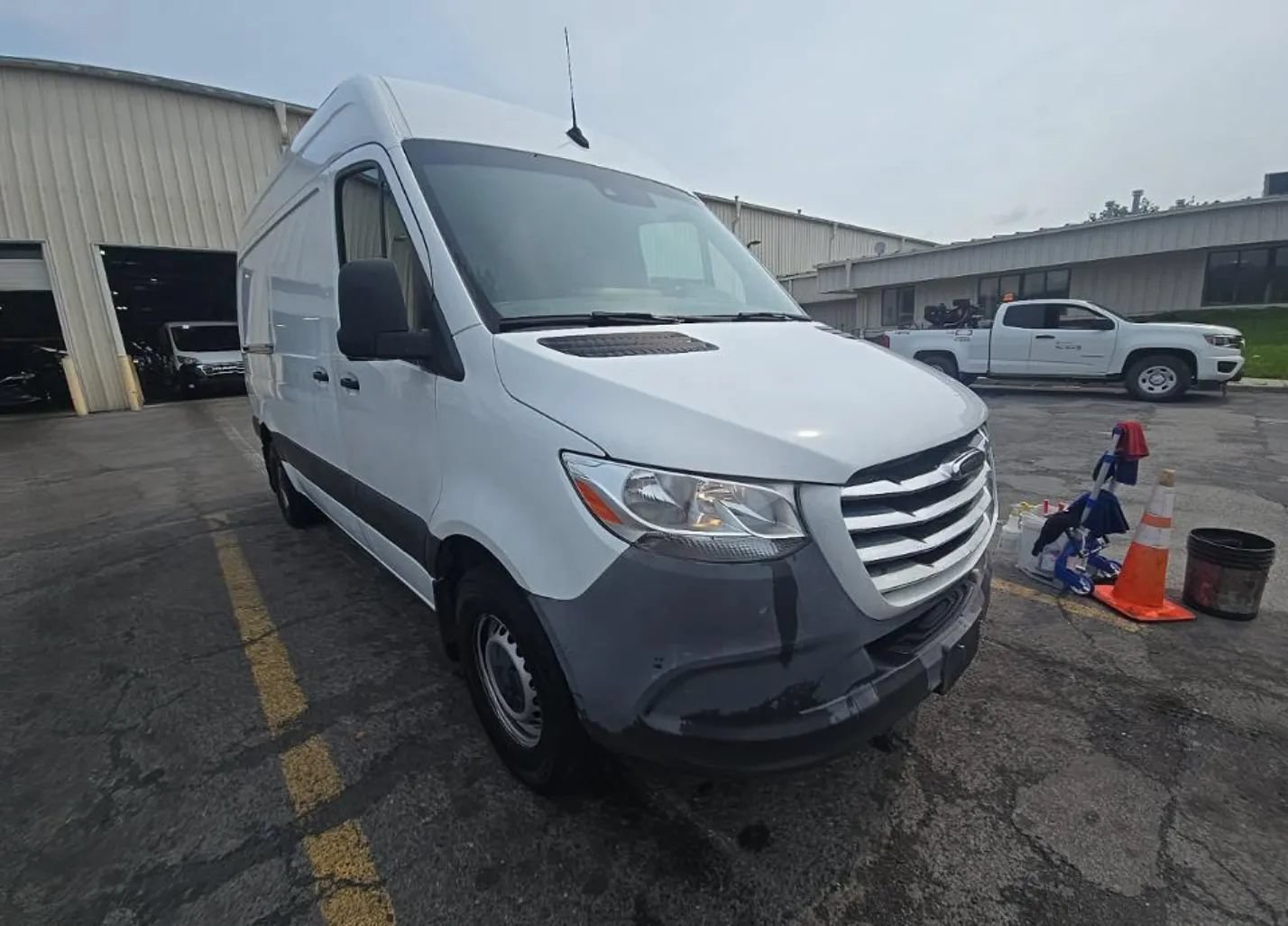 Used 2021 Freightliner Sprinter 2500 RWD image 4