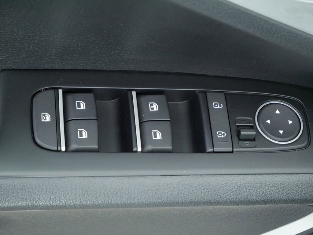 Certified 2023 Kia Soul S image 21