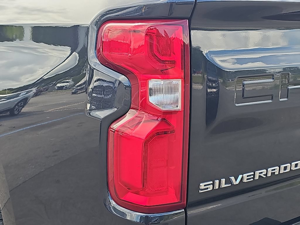Used 2024 Chevrolet Silverado 1500 RST AWD/4WD image 34