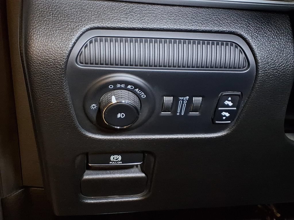 Used 2024 Jeep Wagoneer Series II RWD image 11