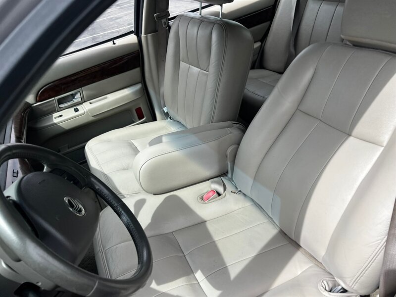 Used 2009 Mercury Grand Marquis LS RWD image 17
