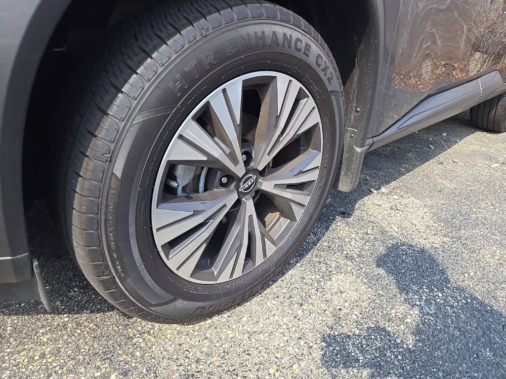 Used 2023 Nissan Rogue SV w/ SV Premium B Package image 6