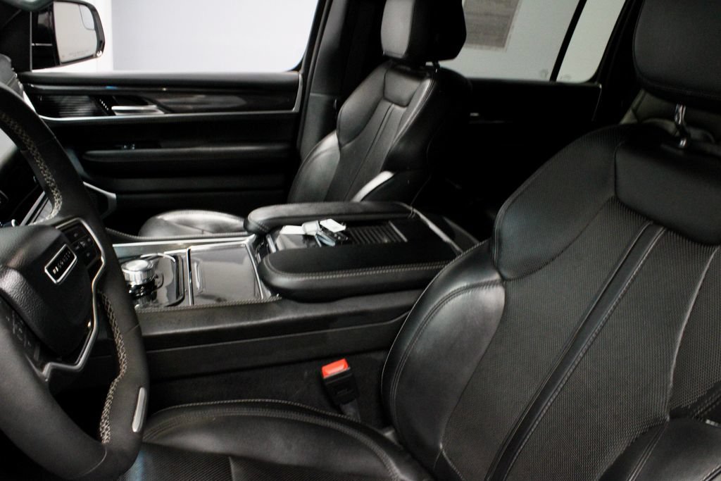 Used 2023 Jeep Wagoneer 2WD image 24