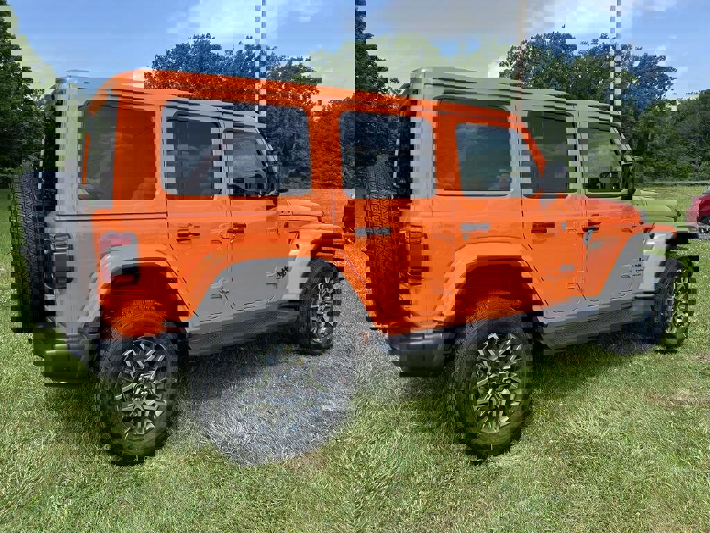 New 2025 Jeep Wrangler Unlimited Sahara image 3