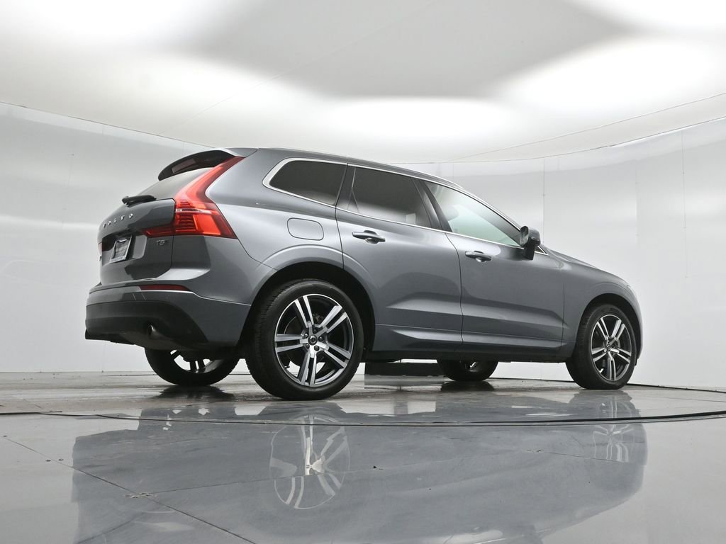 Used 2020 Volvo XC60 T5 Momentum w/ Protection Package Premier image 53