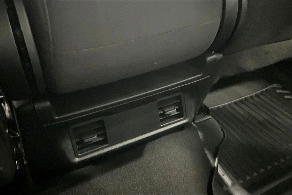 Used 2024 Chevrolet Silverado 2500 LT image 32