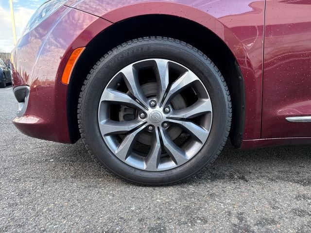 Used 2017 Chrysler Pacifica Limited w/ UConnect Theater Package image 28