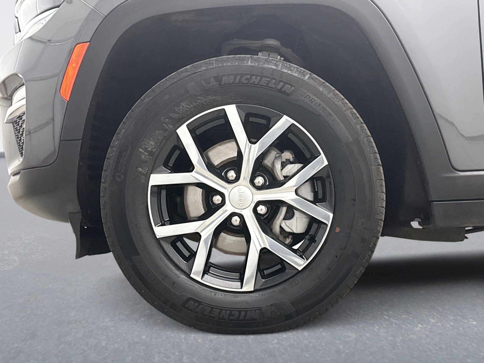 Used 2023 Jeep Grand Cherokee Limited AWD/4WD image 26