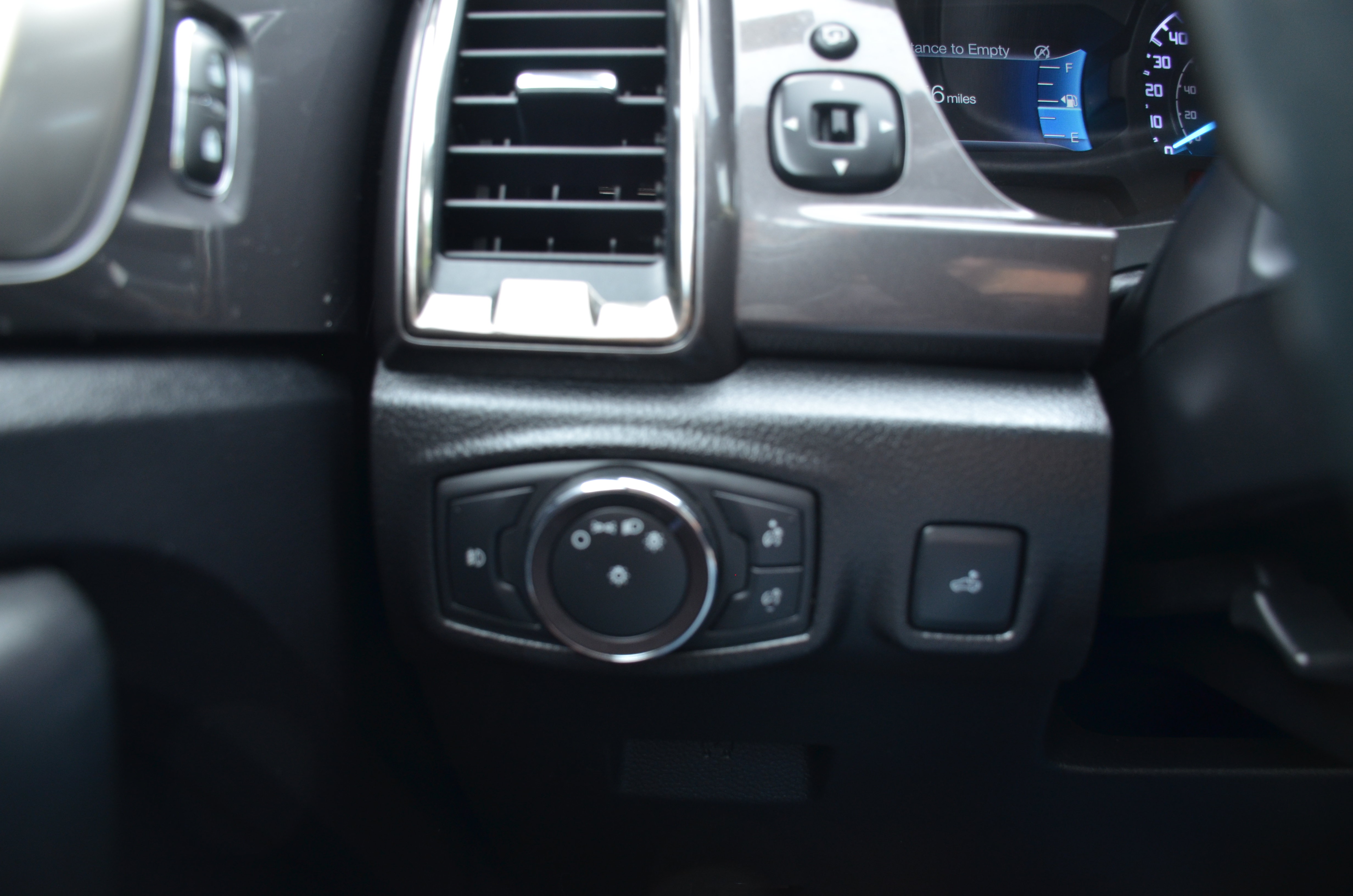 Used 2019 Ford Ranger Lariat w/ Equipment Group 501A Mid AWD/4WD image 46