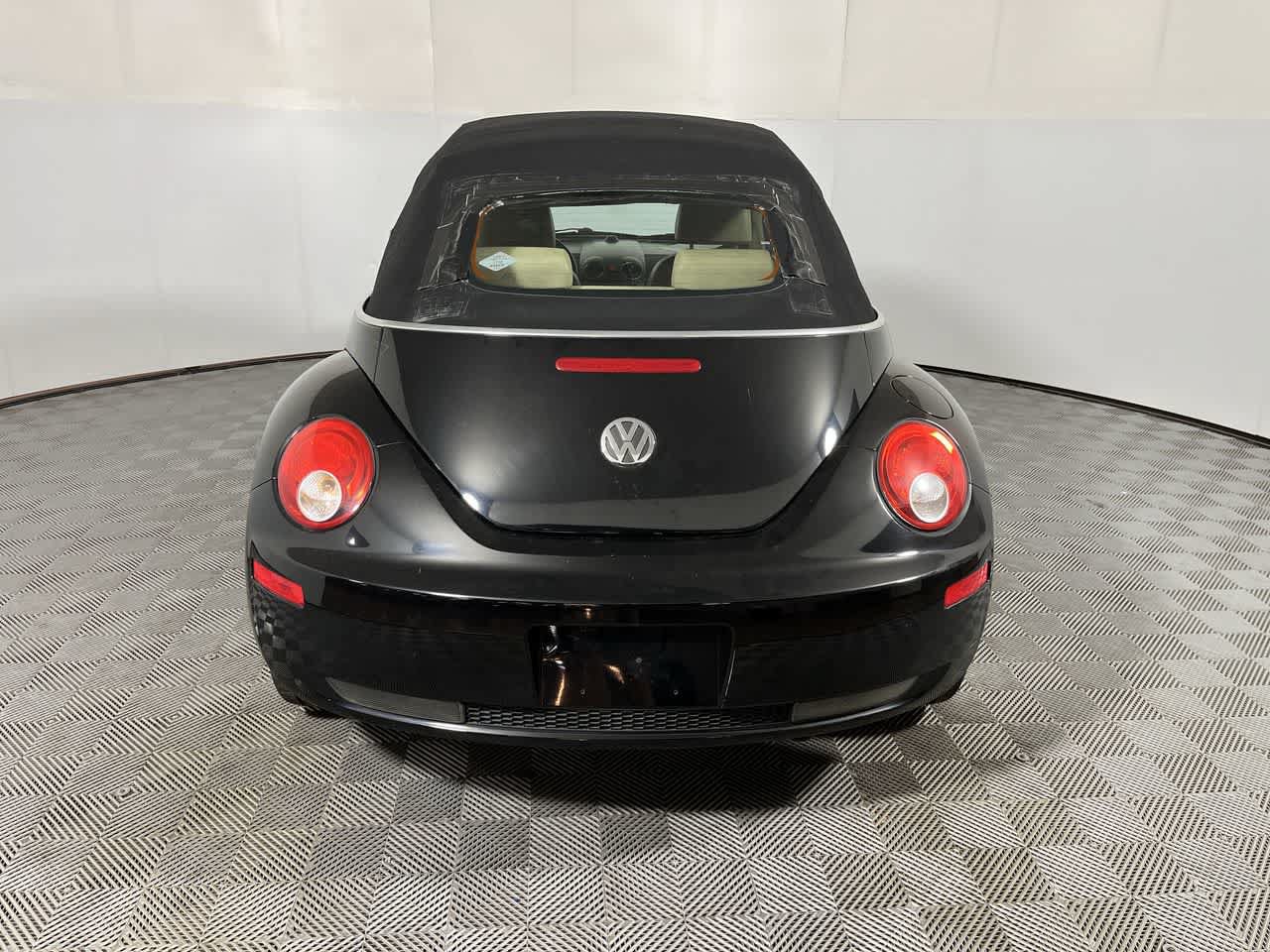 Used 2008 Volkswagen Beetle SE FWD image 7