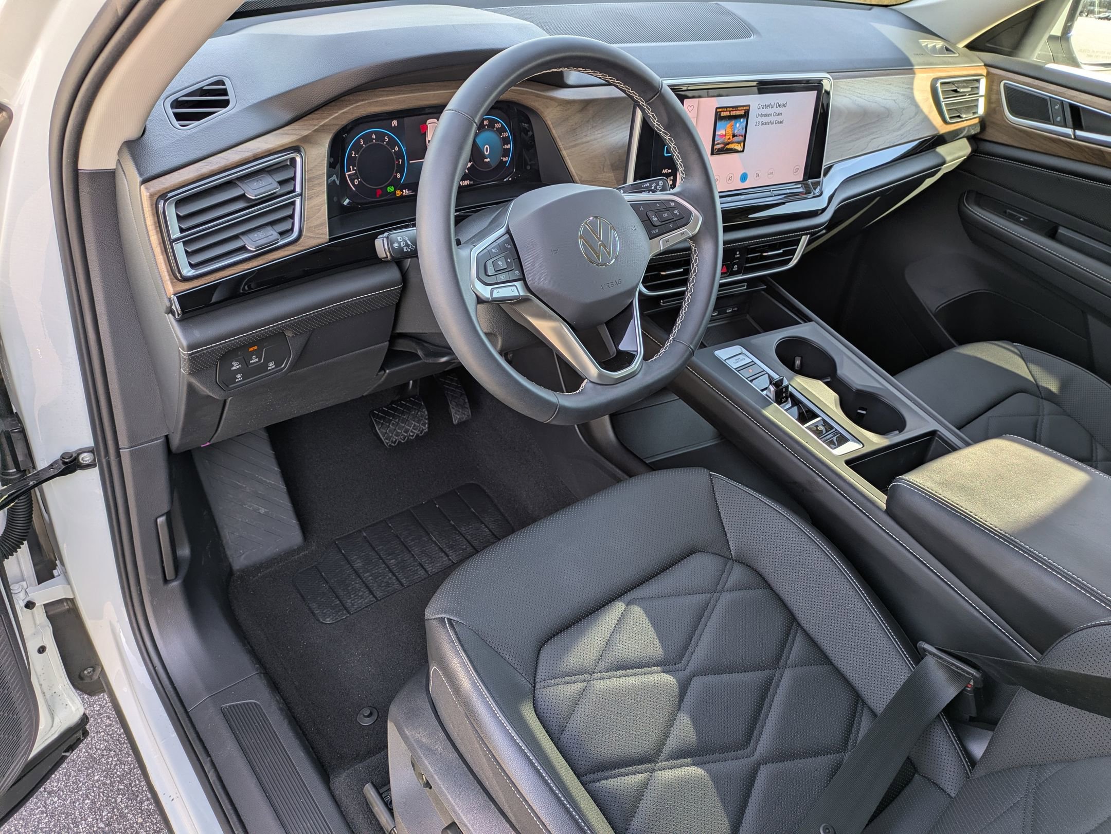 Used 2024 Volkswagen Atlas SE image 9