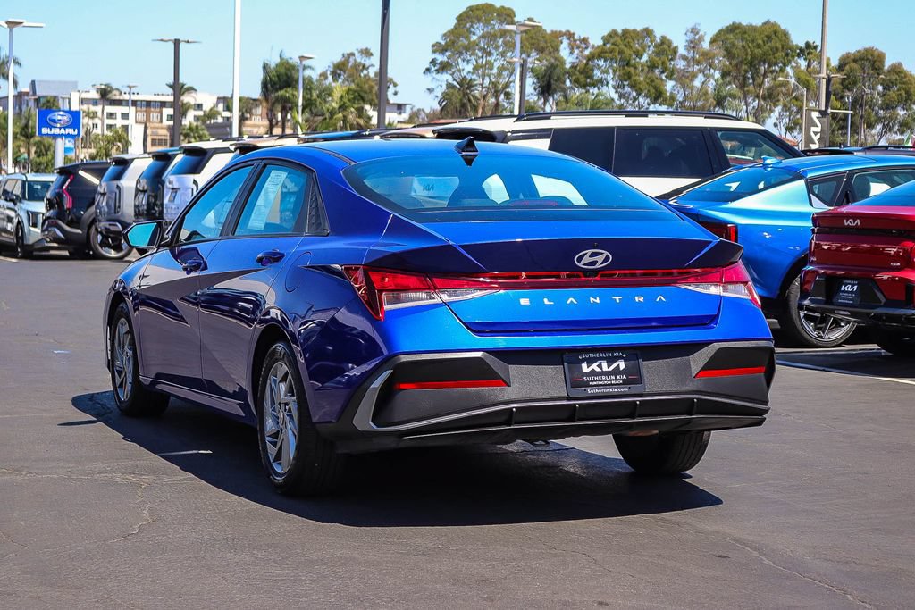 Used 2024 Hyundai Elantra SEL FWD image 6