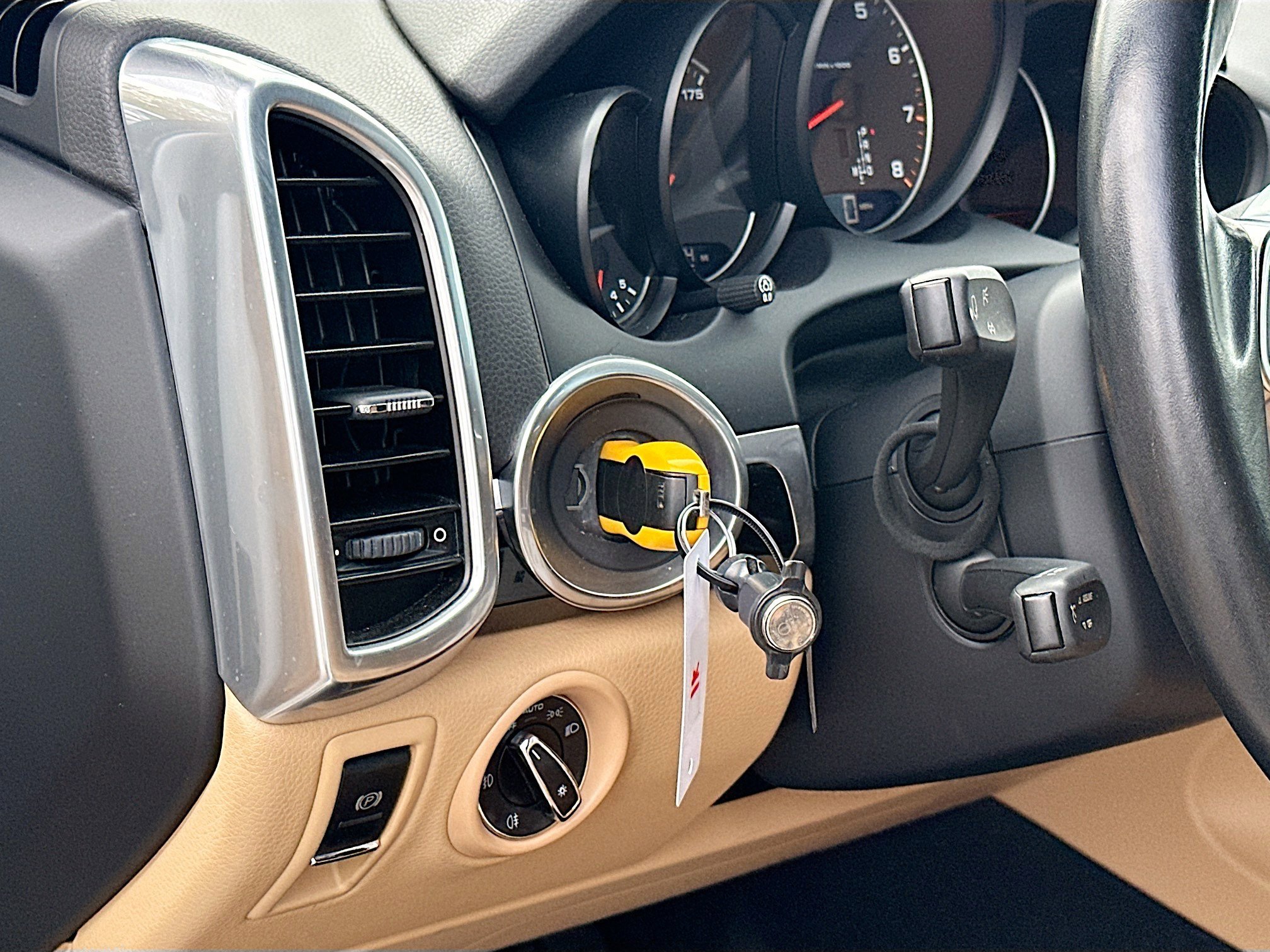 Used 2017 Porsche Cayenne Platinum Edition image 10