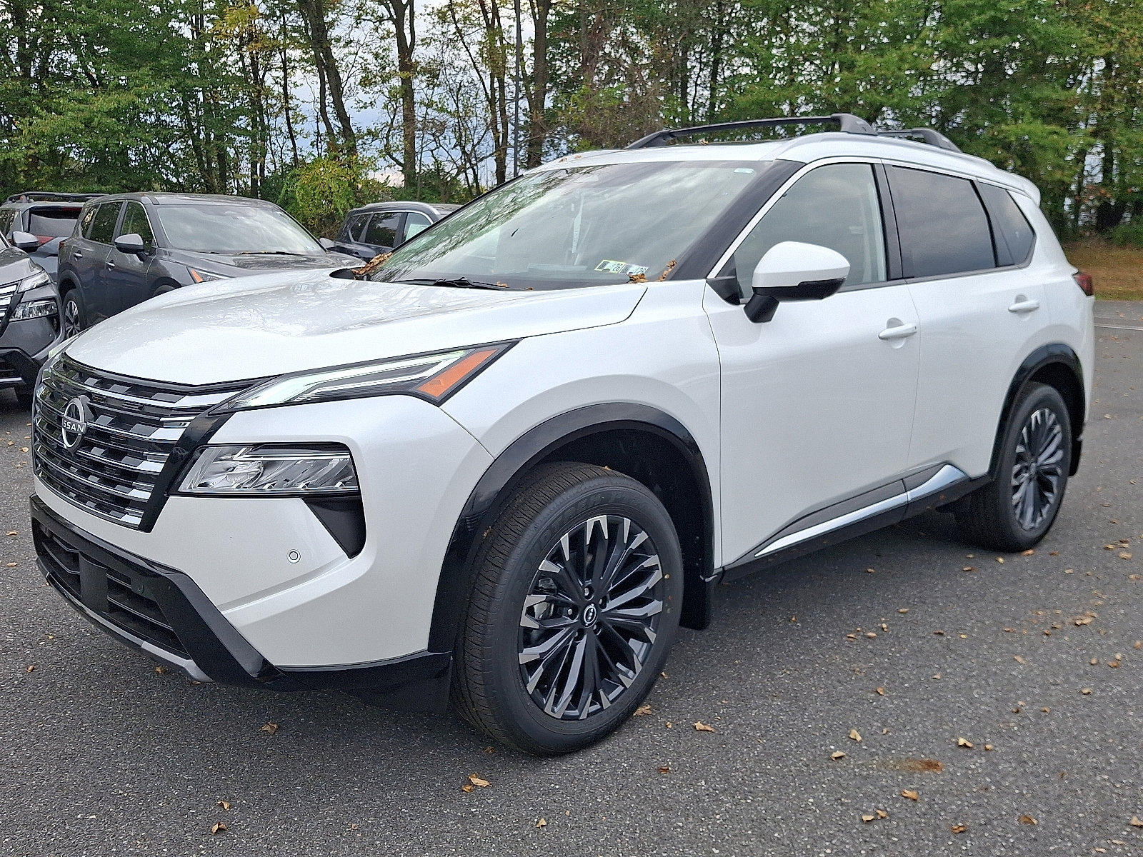 New 2026 Nissan Rogue Platinum image 2