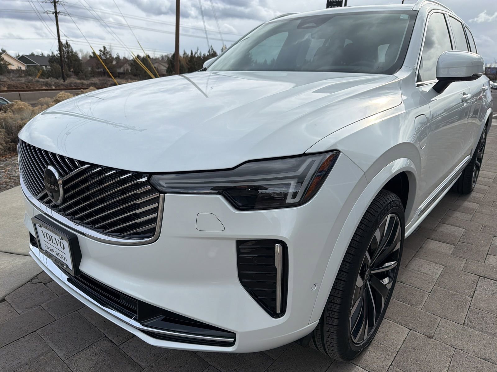 Used 2025 Volvo XC90 T8 Ultra w/ Protection Package Premier image 6