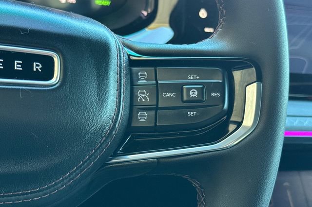 Used 2025 Jeep Wagoneer S Limited image 30