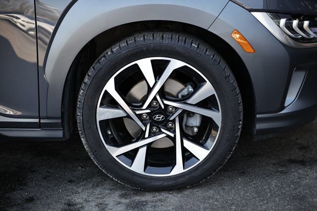 Used 2023 Hyundai Kona Limited image 4