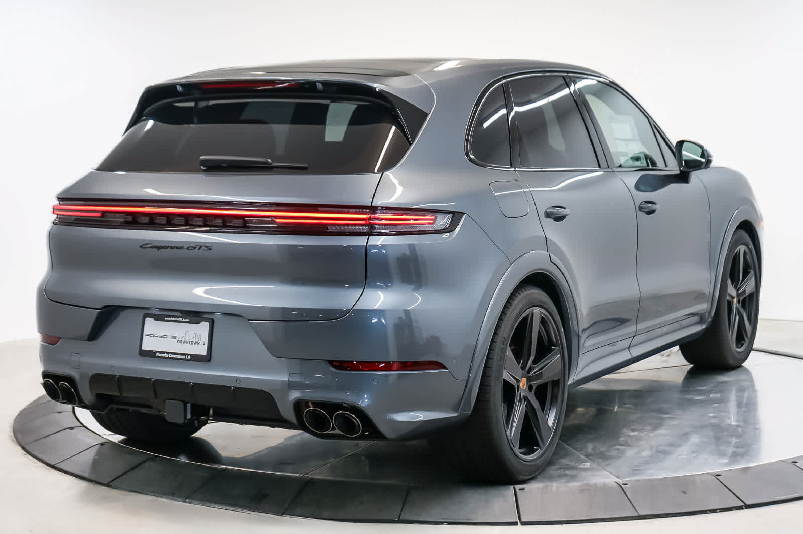 New 2026 Porsche Cayenne GTS AWD/4WD image 9