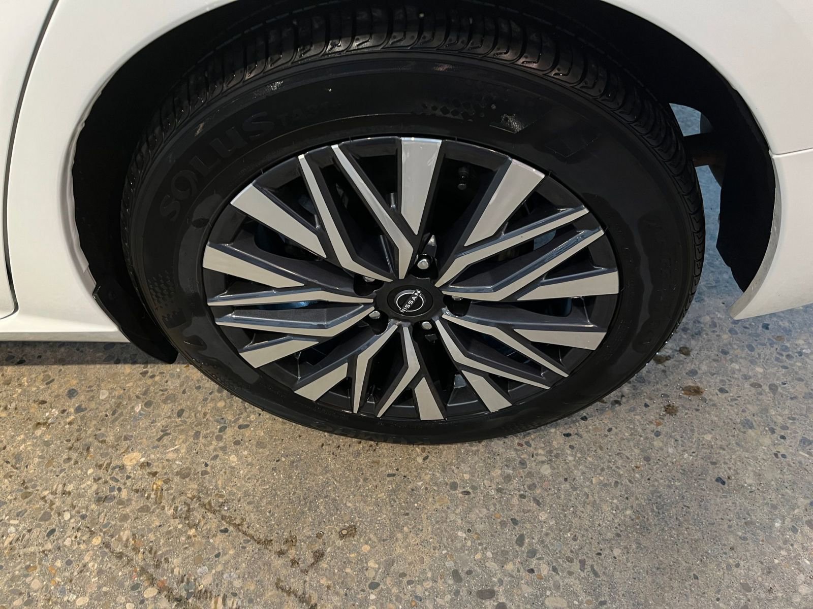 Used 2025 Nissan Altima 2.5 SV image 29