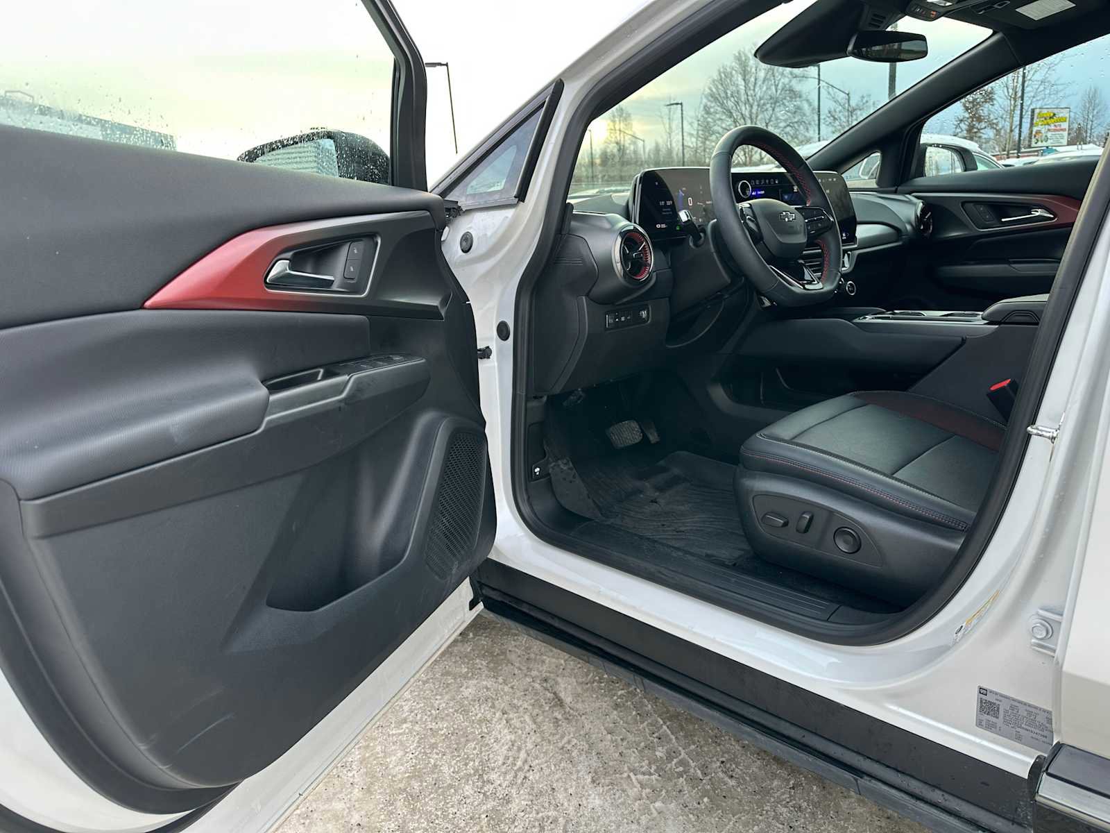 Used 2024 Chevrolet Equinox EV RS image 19