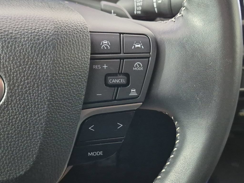Used 2025 Toyota Camry SE FWD image 19