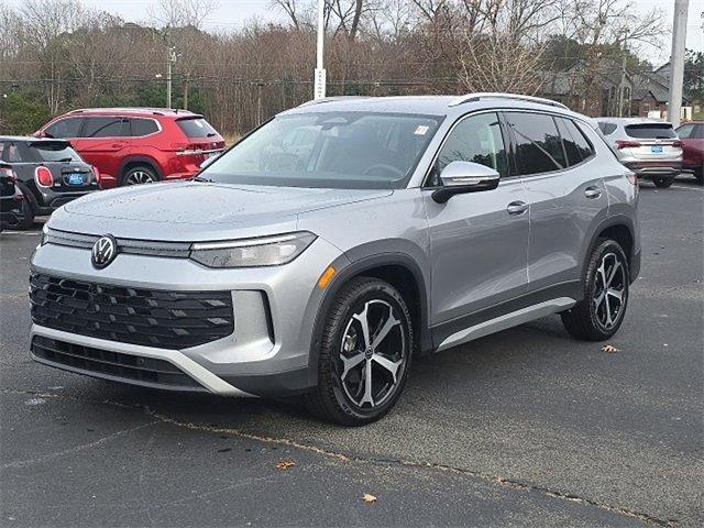 New 2026 Volkswagen Tiguan SE image 3