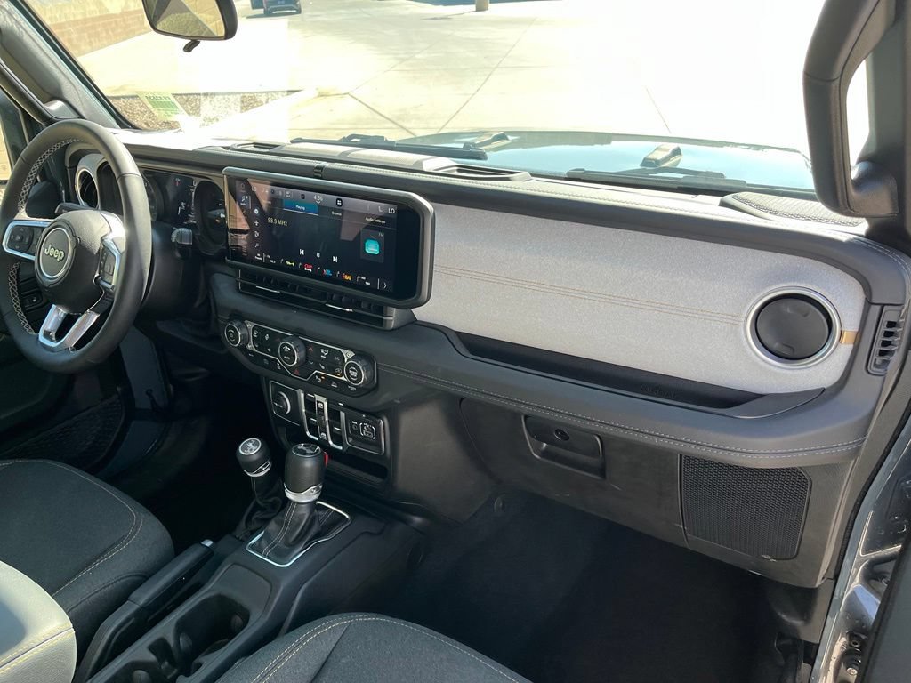 Used 2025 Jeep Wrangler Unlimited Sahara w/ Safety Group AWD/4WD image 14