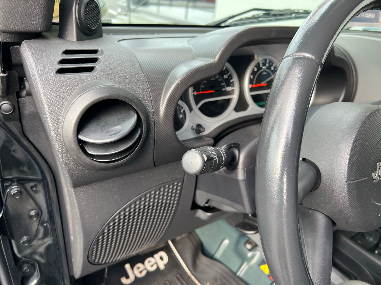 Used 2010 Jeep Wrangler Unlimited Sport image 18