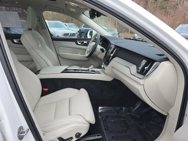 Certified 2023 Volvo XC60 B5 Ultimate w/ Climate Package image 10