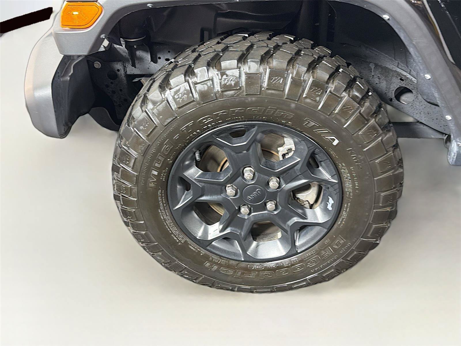 Used 2023 Jeep Gladiator Sport AWD/4WD image 34