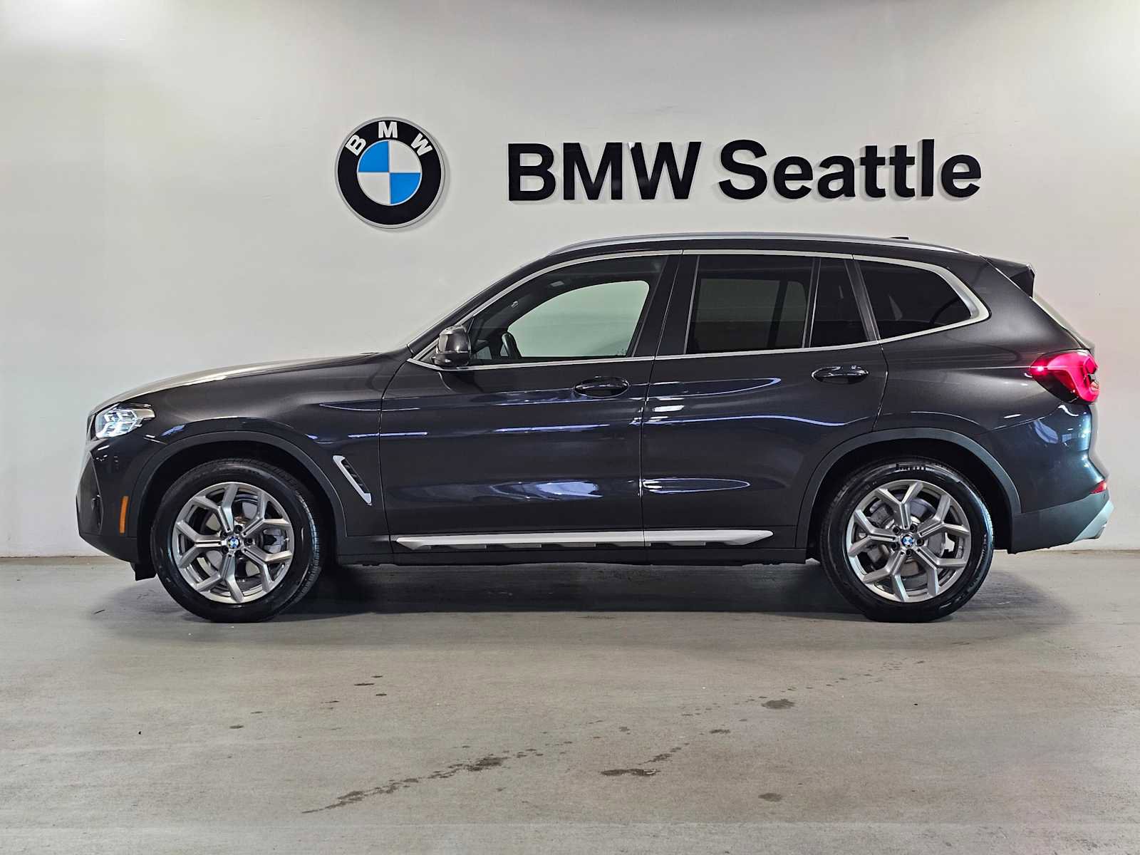 Used 2023 BMW X3 xDrive30i w/ Convenience Package image 3