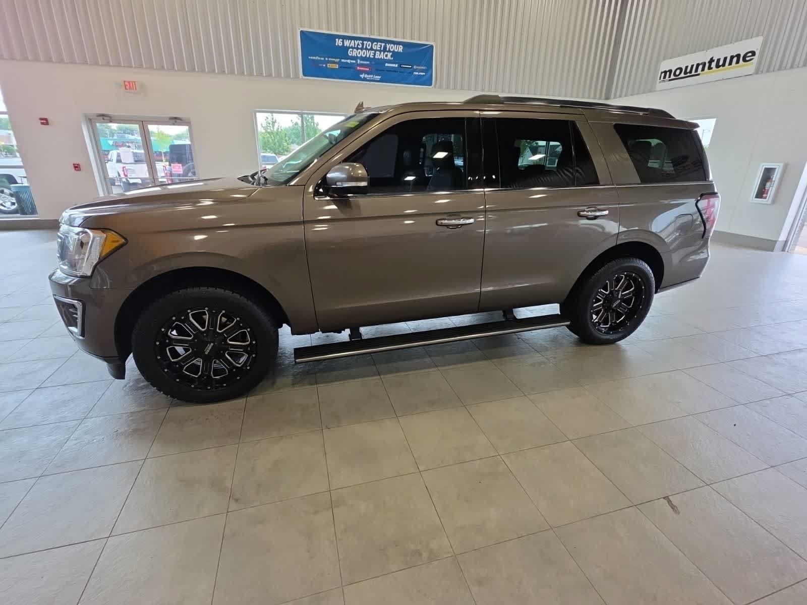 Used 2019 Ford Expedition Limited w/ Equipment Group 301A AWD/4WD image 15