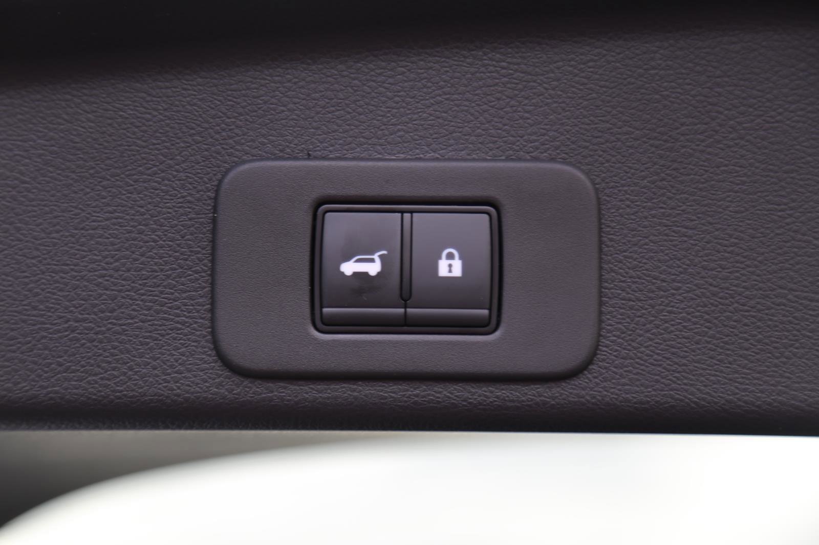 Used 2025 Nissan Murano SV FWD image 20