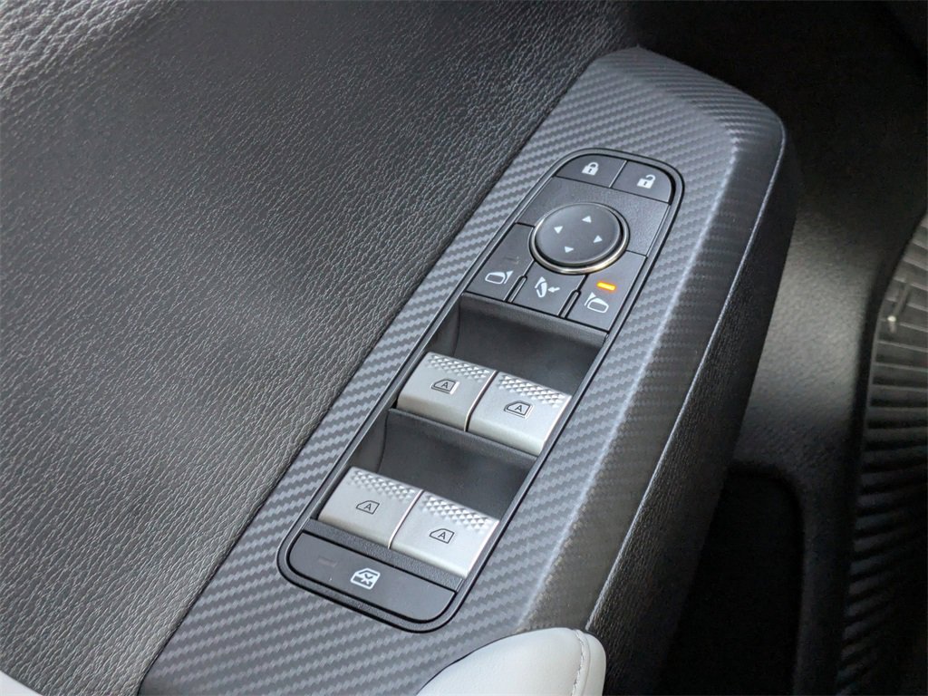 New 2025 Mitsubishi Outlander SE image 25