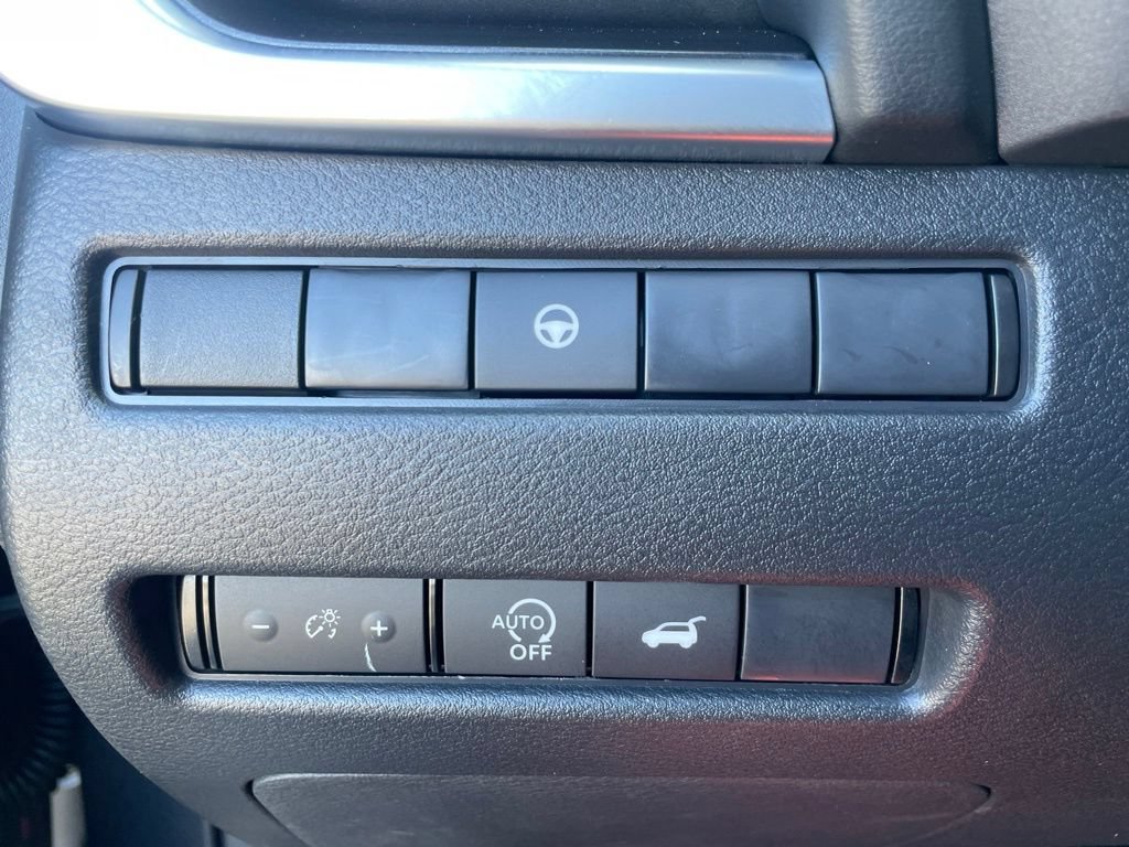 Used 2025 Nissan Rogue SV w/ SV Premium Package AWD/4WD image 24