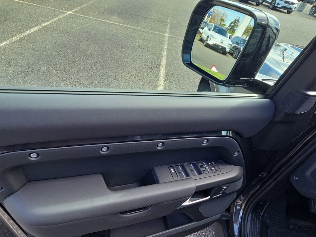 New 2026 Land Rover Defender 110 X-Dynamic SE AWD/4WD image 11