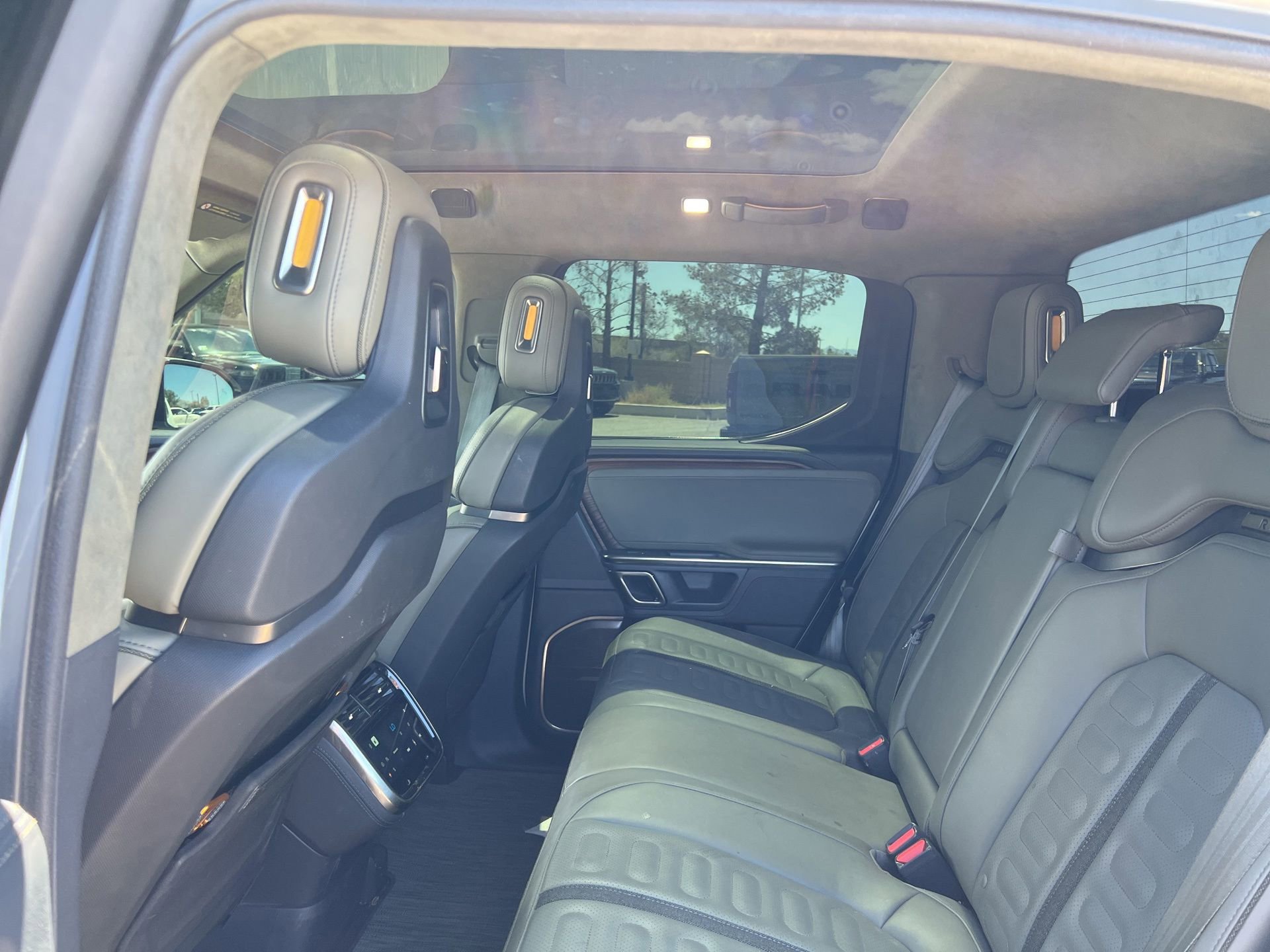 Used 2023 Rivian R1T Adventure AWD/4WD image 22
