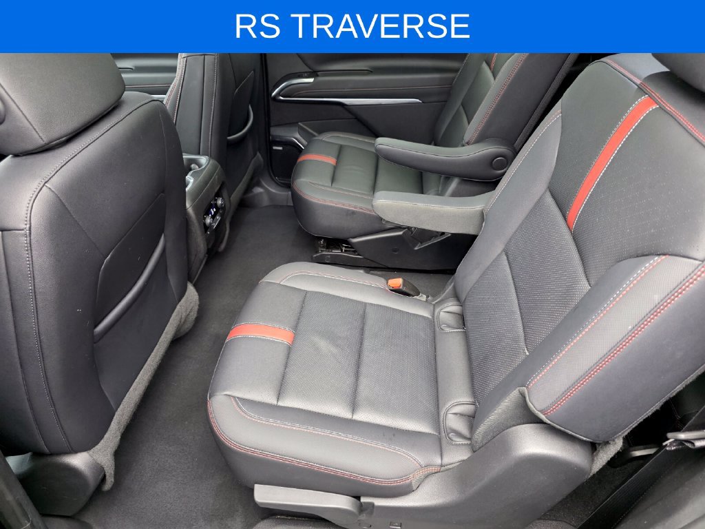 Used 2024 Chevrolet Traverse RS FWD image 14