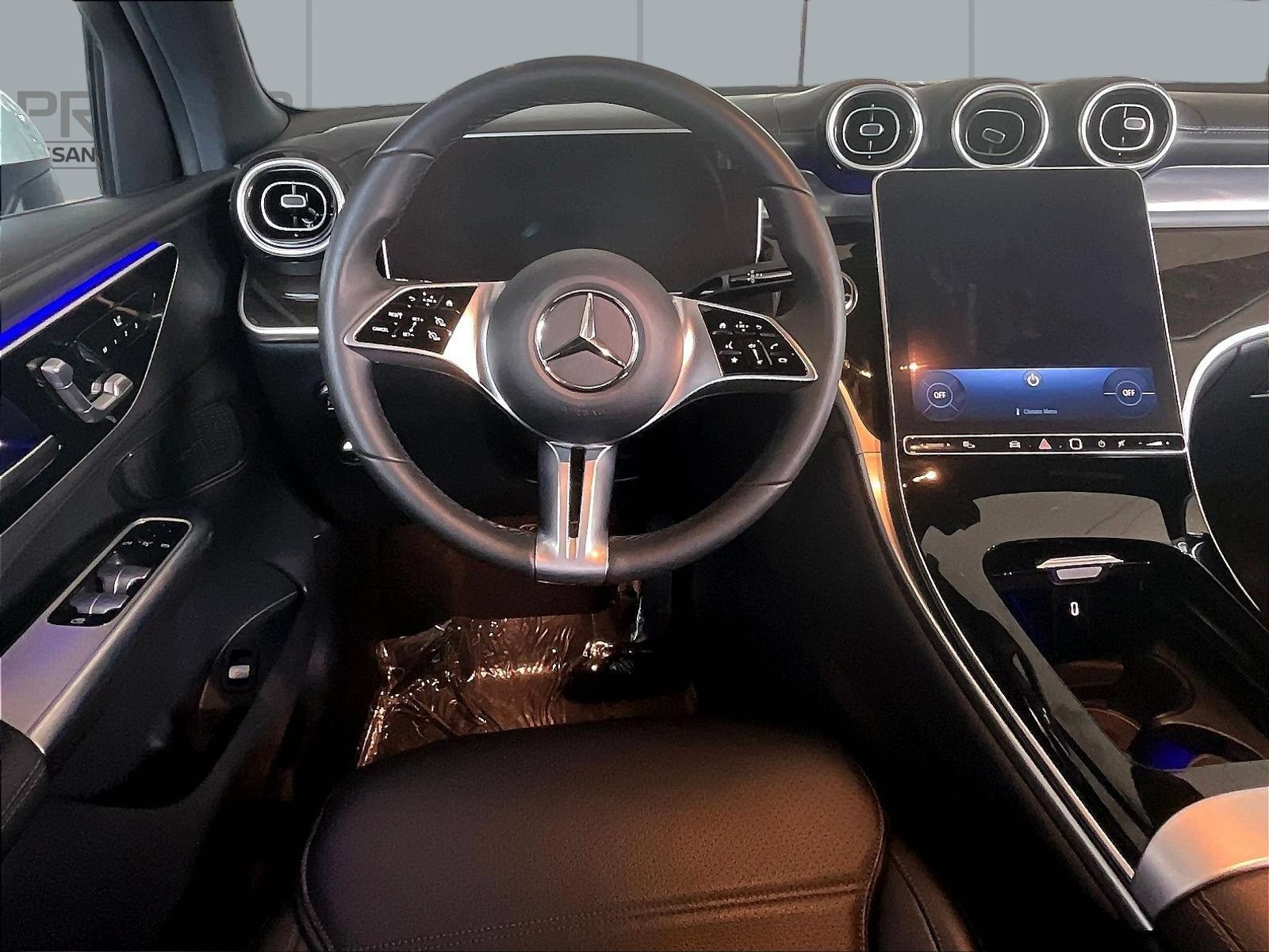 Used 2024 Mercedes-Benz GLC 300 4MATIC image 10