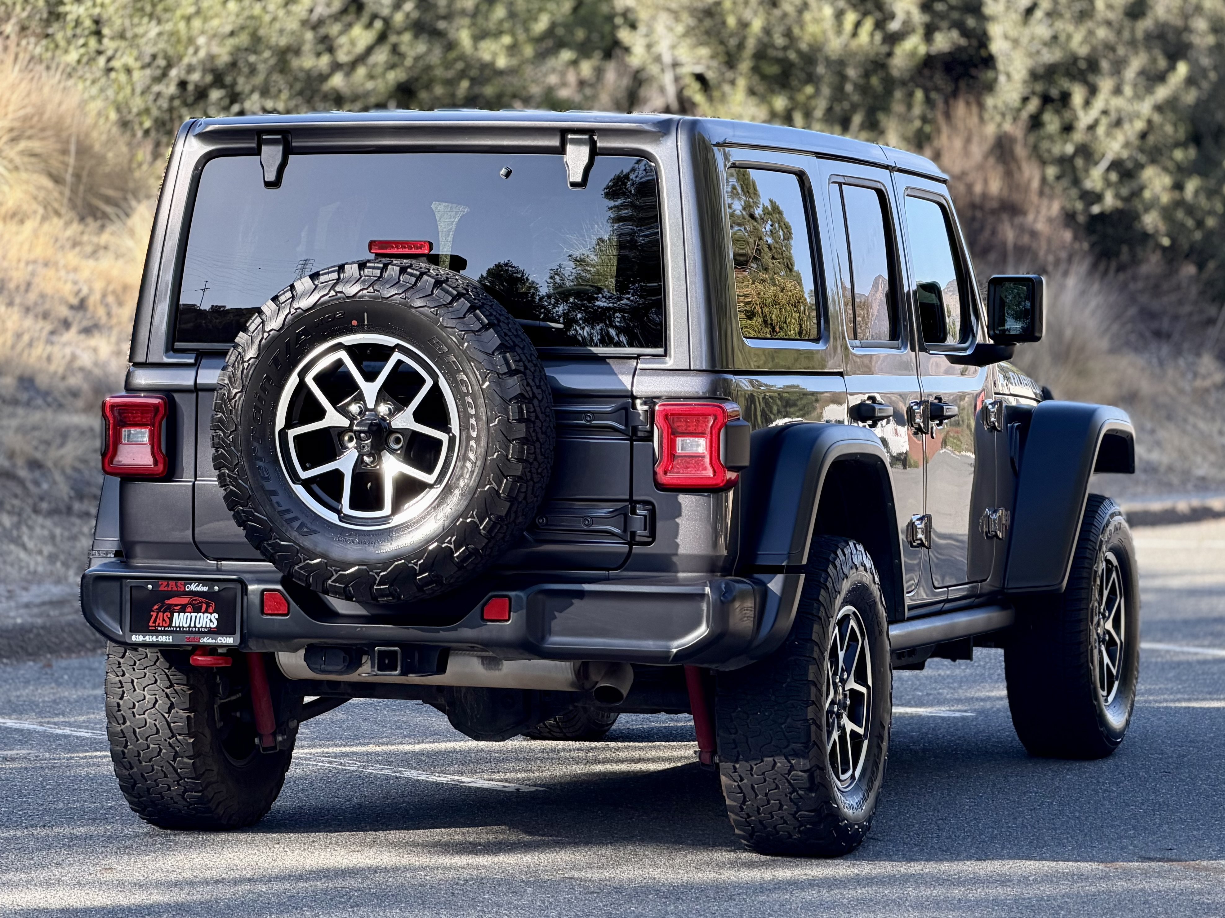 Used 2025 Jeep Wrangler Unlimited Rubicon AWD/4WD image 15