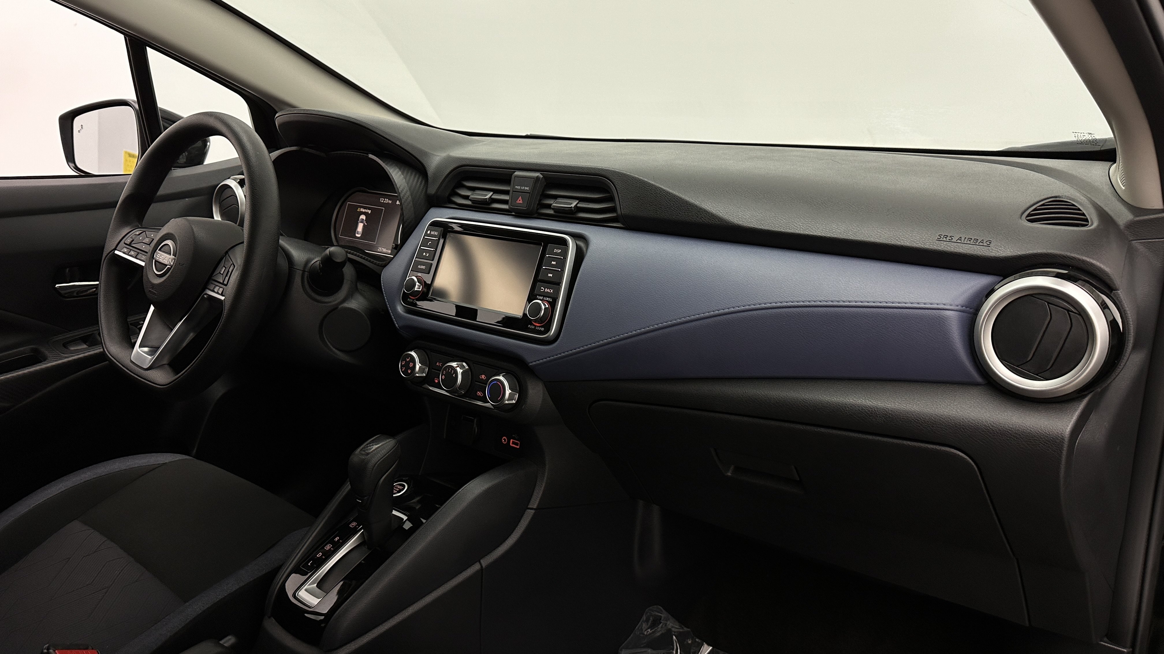 Used 2025 Nissan Versa SV FWD image 34