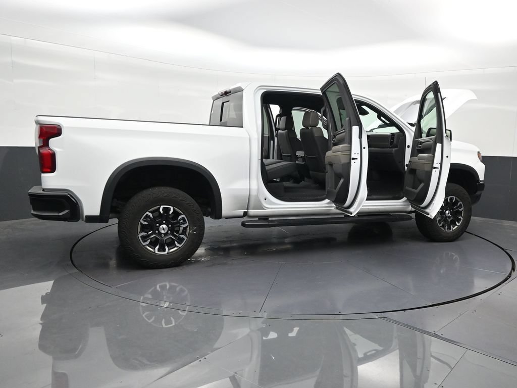 Used 2024 Chevrolet Silverado 1500 ZR2 w/ Technology Package AWD/4WD image 32
