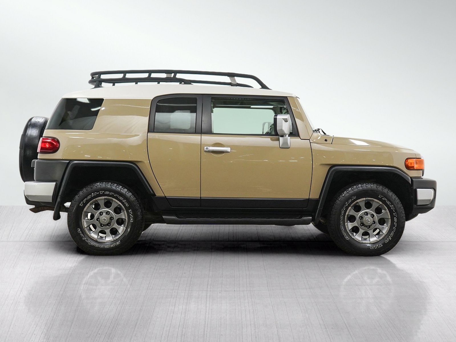 Used 2011 Toyota FJ Cruiser 4WD w/ Upgrade Pkg image 8