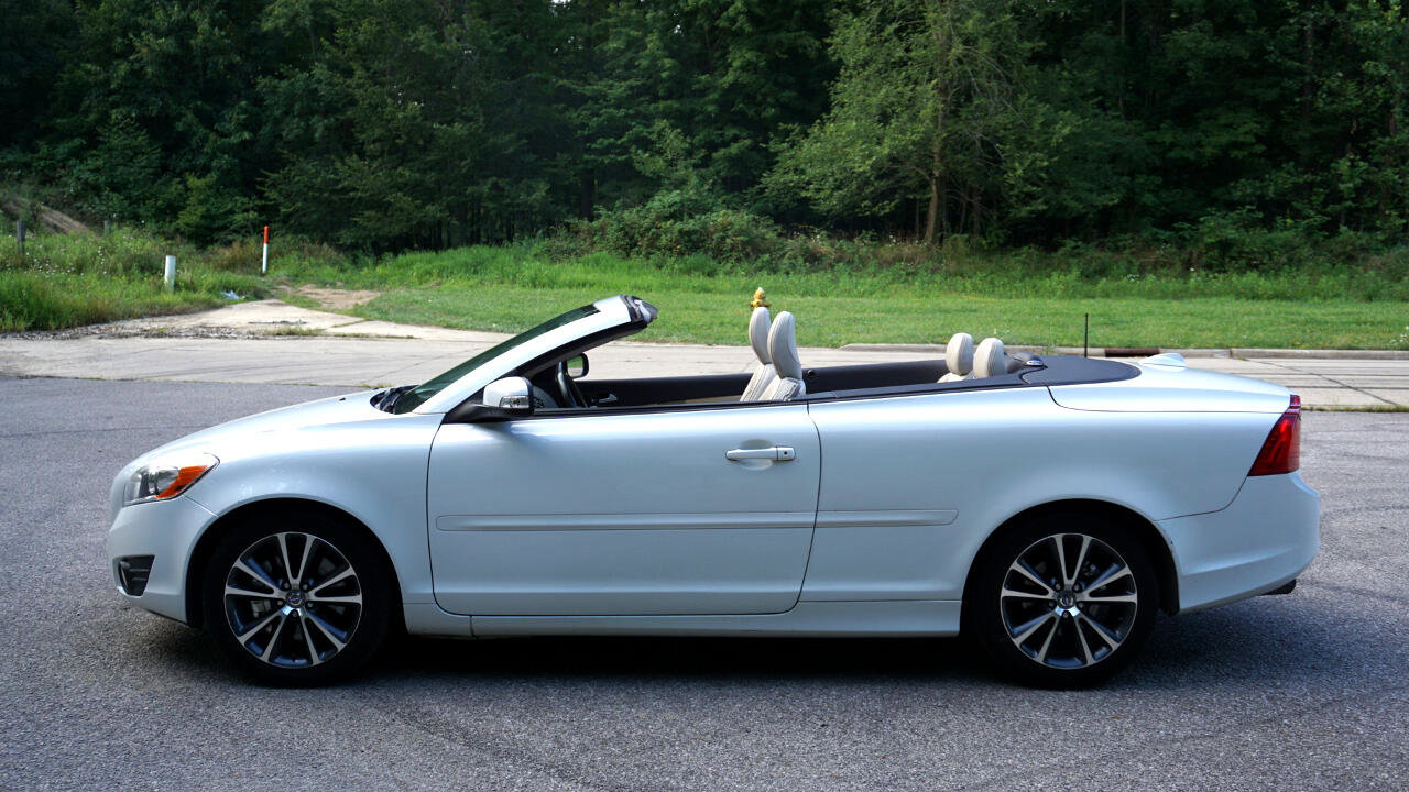Used 2011 Volvo C70 T5 image 2
